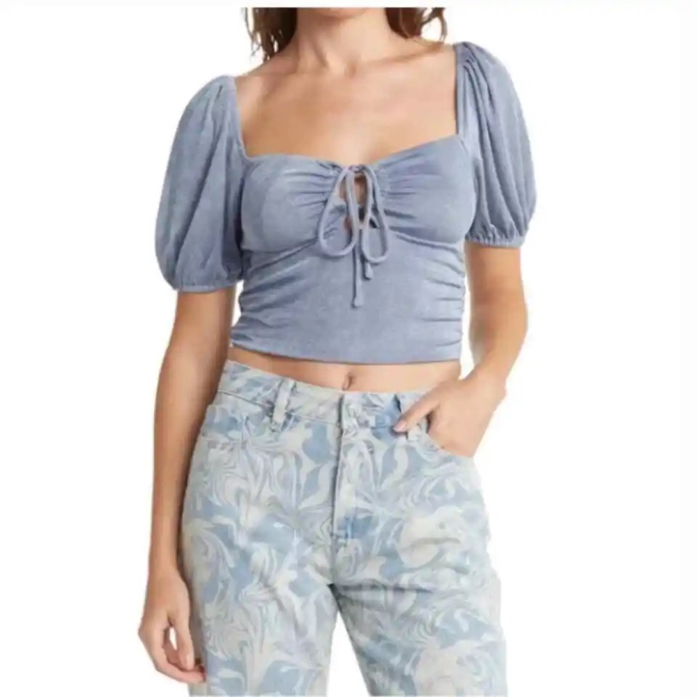 3 for $15 🦋🦋 Sophie Rue shimmery blue slinky top w/ front tie & keyhole neckline